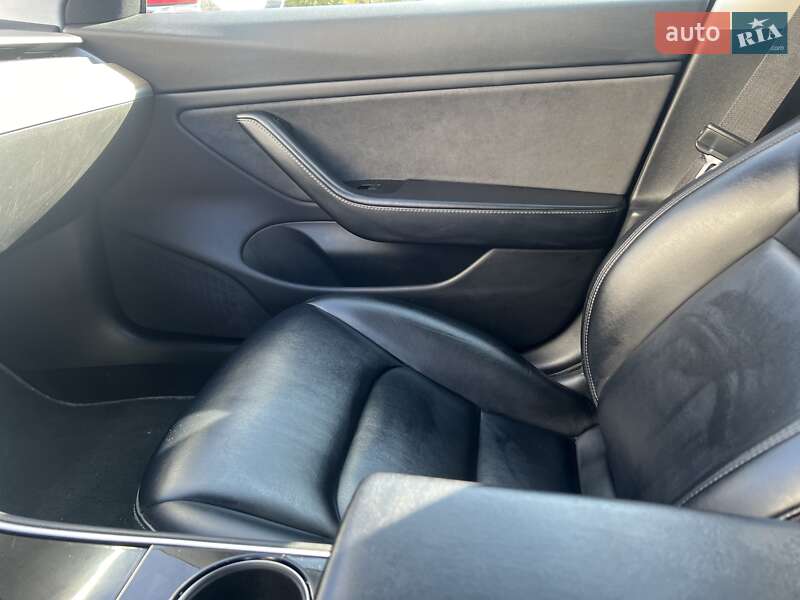 Седан Tesla Model 3 2018 в Львові фото 13 Седан Tesla Model 3 2018 в Львові