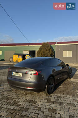 Седан Tesla Model 3 2021 в 