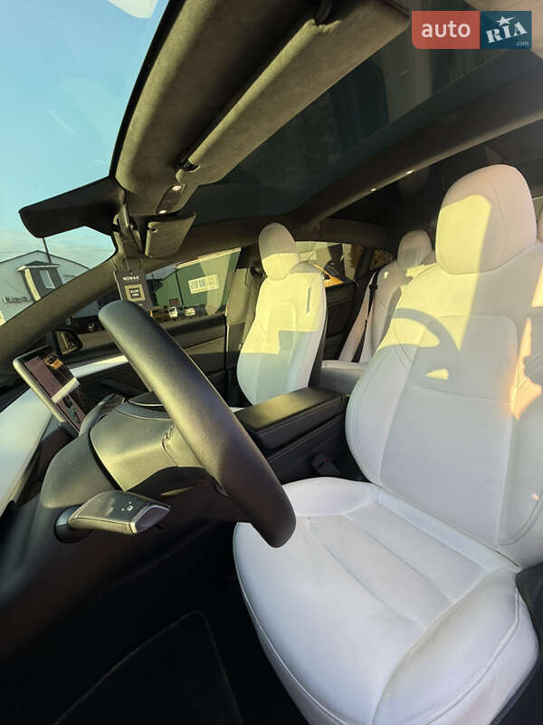 Седан Tesla Model 3 2021 в Ужгороді