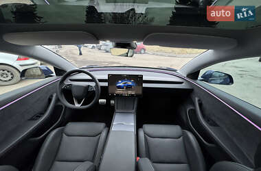 Седан Tesla Model 3 2024 в 