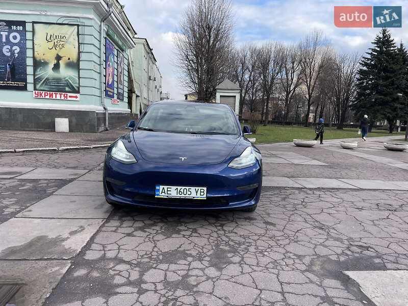 Седан Tesla Model 3 2019 в Кам'янському