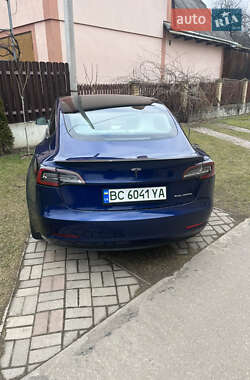 Седан Tesla Model 3 2019 в 