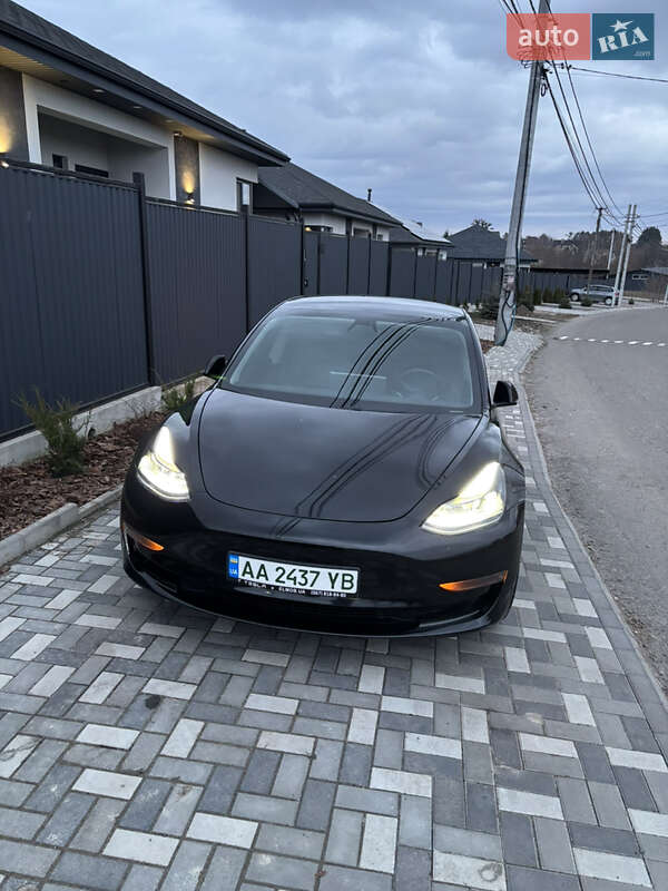 Tesla Model 3 2020