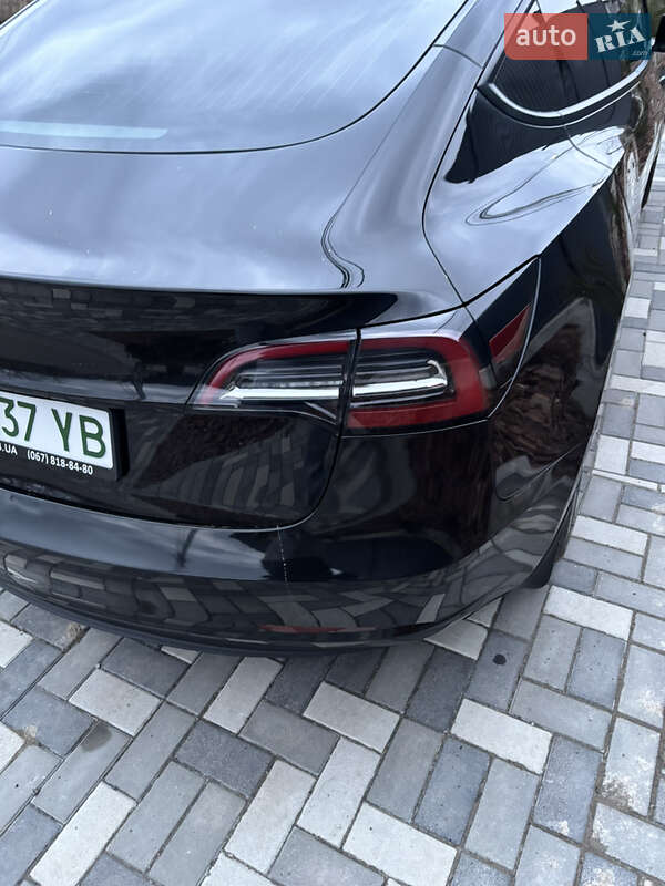 Седан Tesla Model 3 2020 в Киеве