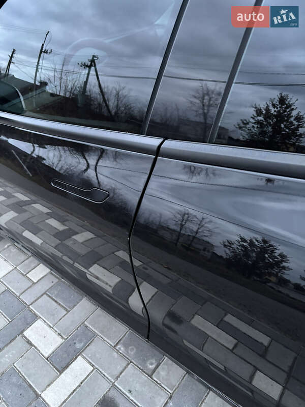 Седан Tesla Model 3 2020 в Киеве