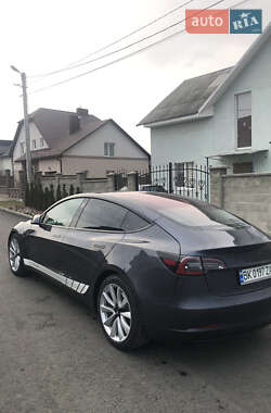 Седан Tesla Model 3 2018 в 
