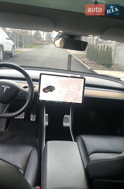 Седан Tesla Model 3 2018 в 