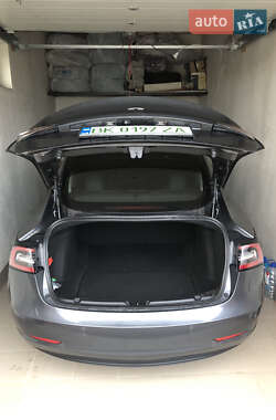 Седан Tesla Model 3 2018 в 