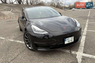 Седан Tesla Model 3 2019 в 