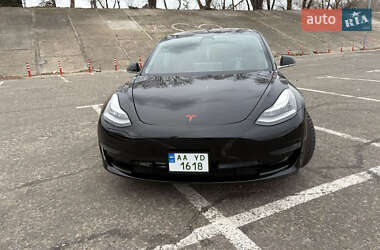 Седан Tesla Model 3 2019 в 