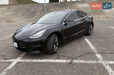 Седан Tesla Model 3 2019 в Києві