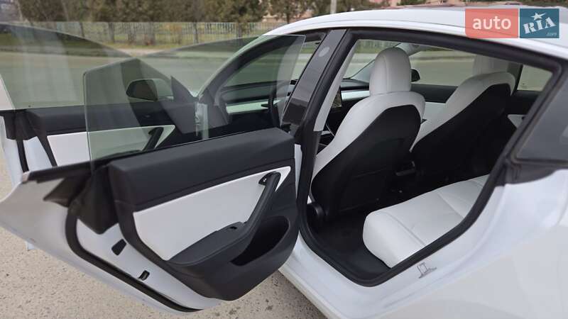 Седан Tesla Model 3 2019 в Николаеве