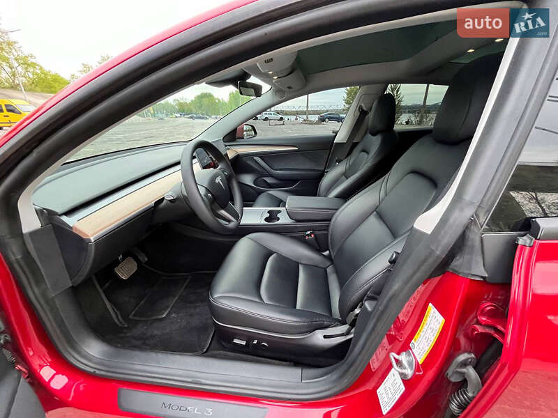 Седан Tesla Model 3 2022 в Киеве