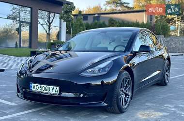 Седан Tesla Model 3 2021 в Ужгороді