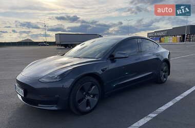 Седан Tesla Model 3 2021 в 