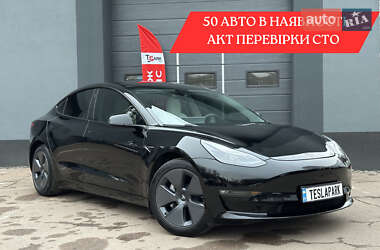 Седан Tesla Model 3 2022 в Киеве