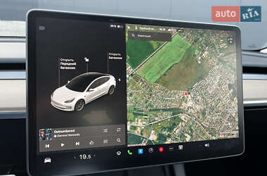 Седан Tesla Model 3 2021 в Львове