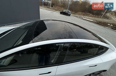 Седан Tesla Model 3 2021 в Львове