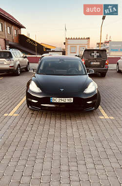 Седан Tesla Model 3 2018 в Львові