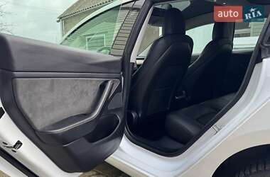 Седан Tesla Model 3 2019 в 