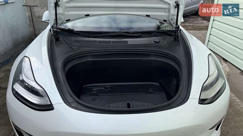 Седан Tesla Model 3 2019 в Днепре