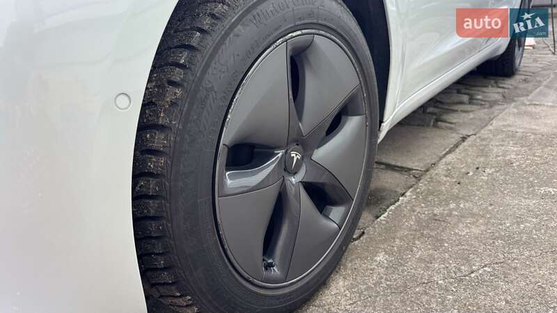Седан Tesla Model 3 2019 в Днепре