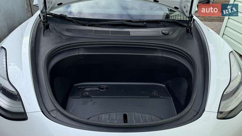 Седан Tesla Model 3 2019 в Днепре