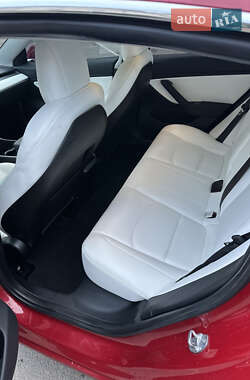 Седан Tesla Model 3 2018 в 