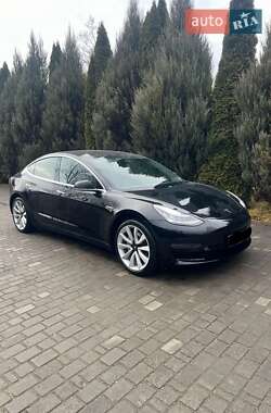 Седан Tesla Model 3 2019 в Самборі