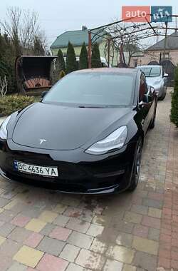 Седан Tesla Model 3 2018 в Городку