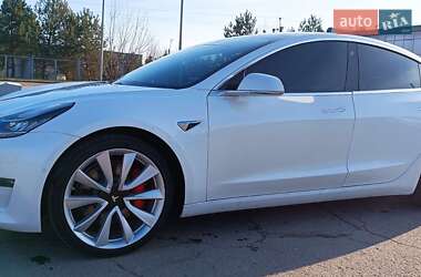 Седан Tesla Model 3 2019 в 