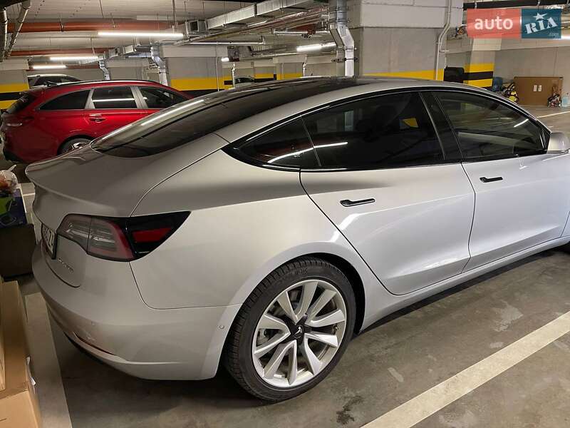 Седан Tesla Model 3 2018 в Киеве