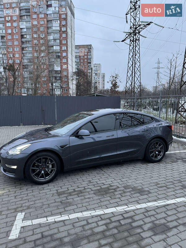 Седан Tesla Model 3 2021 в Києві