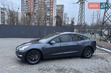 Седан Tesla Model 3 2021 в Киеве