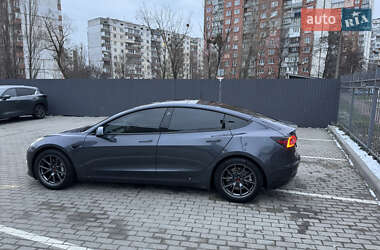 Седан Tesla Model 3 2021 в Киеве