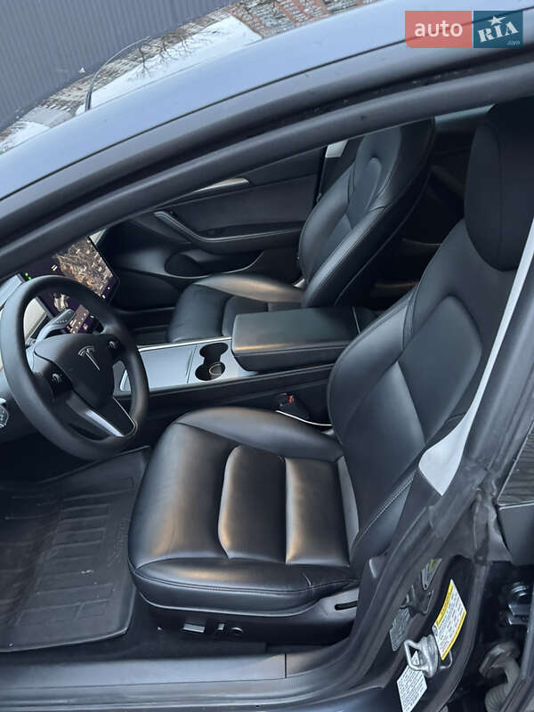 Седан Tesla Model 3 2021 в Києві