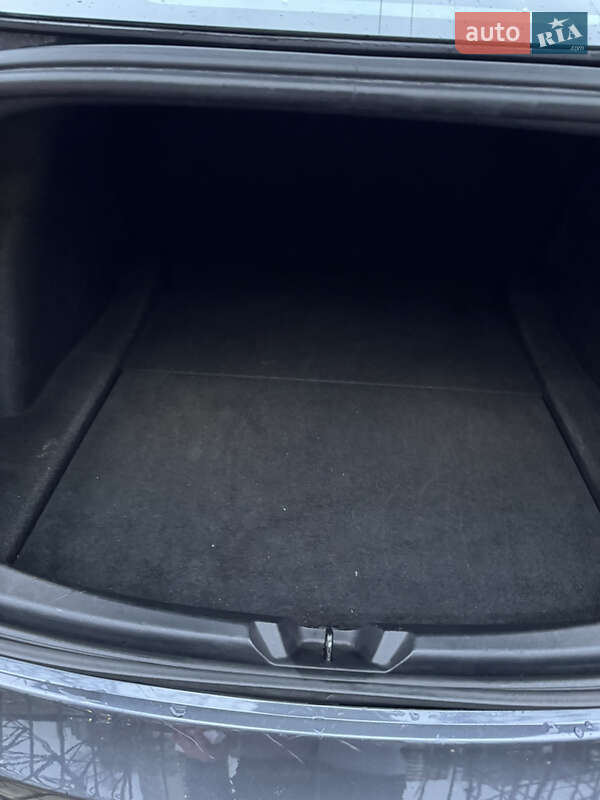 Седан Tesla Model 3 2021 в Києві