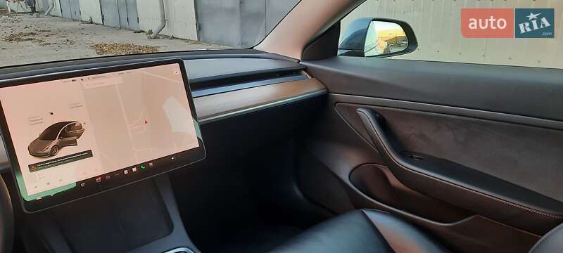 Седан Tesla Model 3 2020 в Ровно