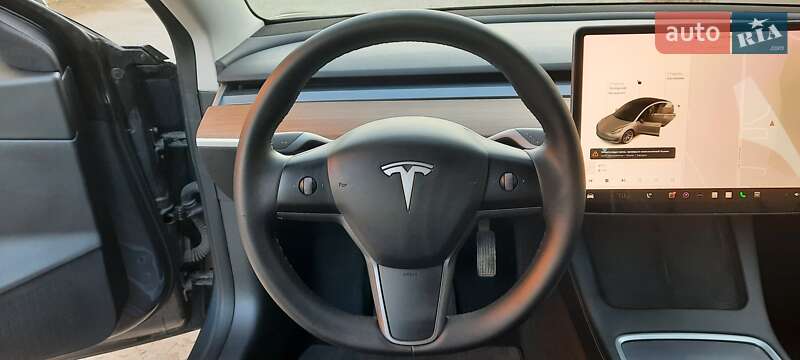 Седан Tesla Model 3 2020 в Ровно