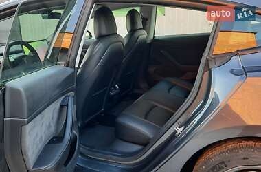 Седан Tesla Model 3 2020 в 