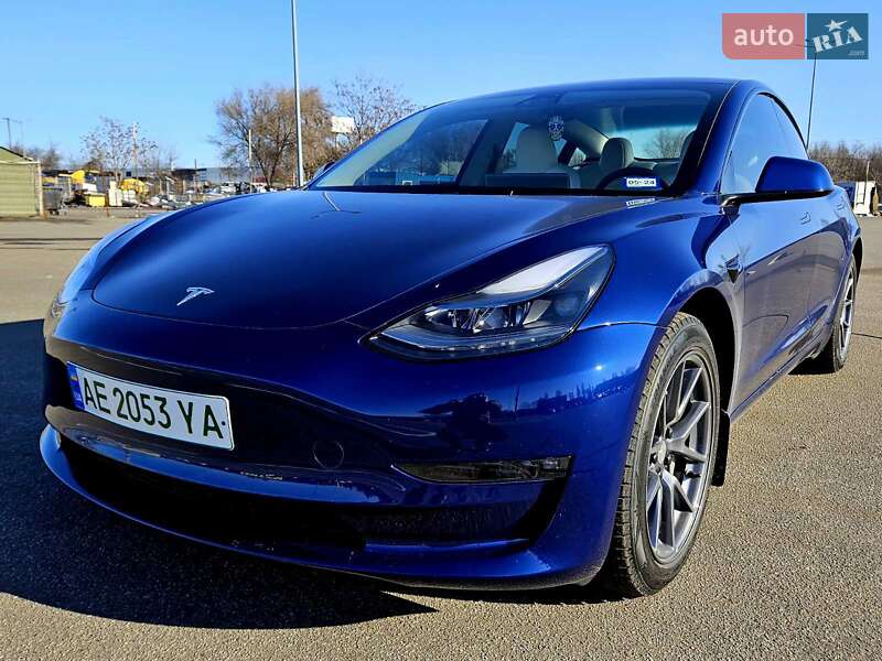 Седан Tesla Model 3 2023 в Дніпрі