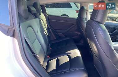 Седан Tesla Model 3 2020 в 