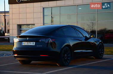 Седан Tesla Model 3 2021 в 