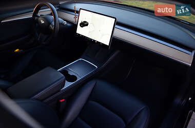 Седан Tesla Model 3 2021 в 