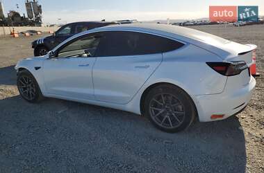 Седан Tesla Model 3 2019 в Киеве