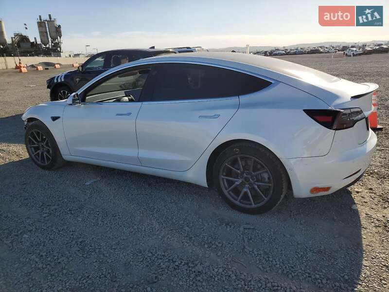 Седан Tesla Model 3 2019 в 