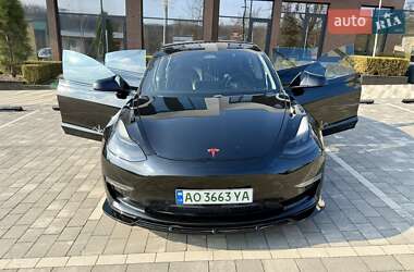 Седан Tesla Model 3 2017 в Ужгороді