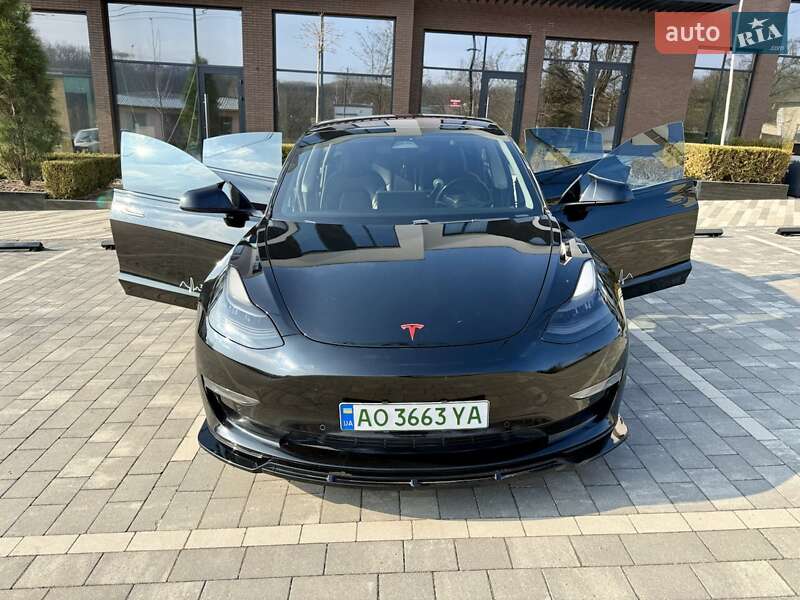 Седан Tesla Model 3 2017 в 