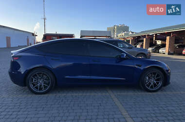 Седан Tesla Model 3 2021 в Львові