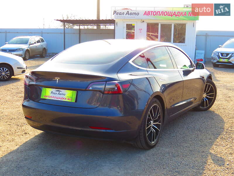 Седан Tesla Model 3 2018 в Кропивницькому